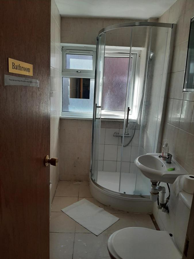 Single Room With Underbed 8 لندن المظهر الخارجي الصورة